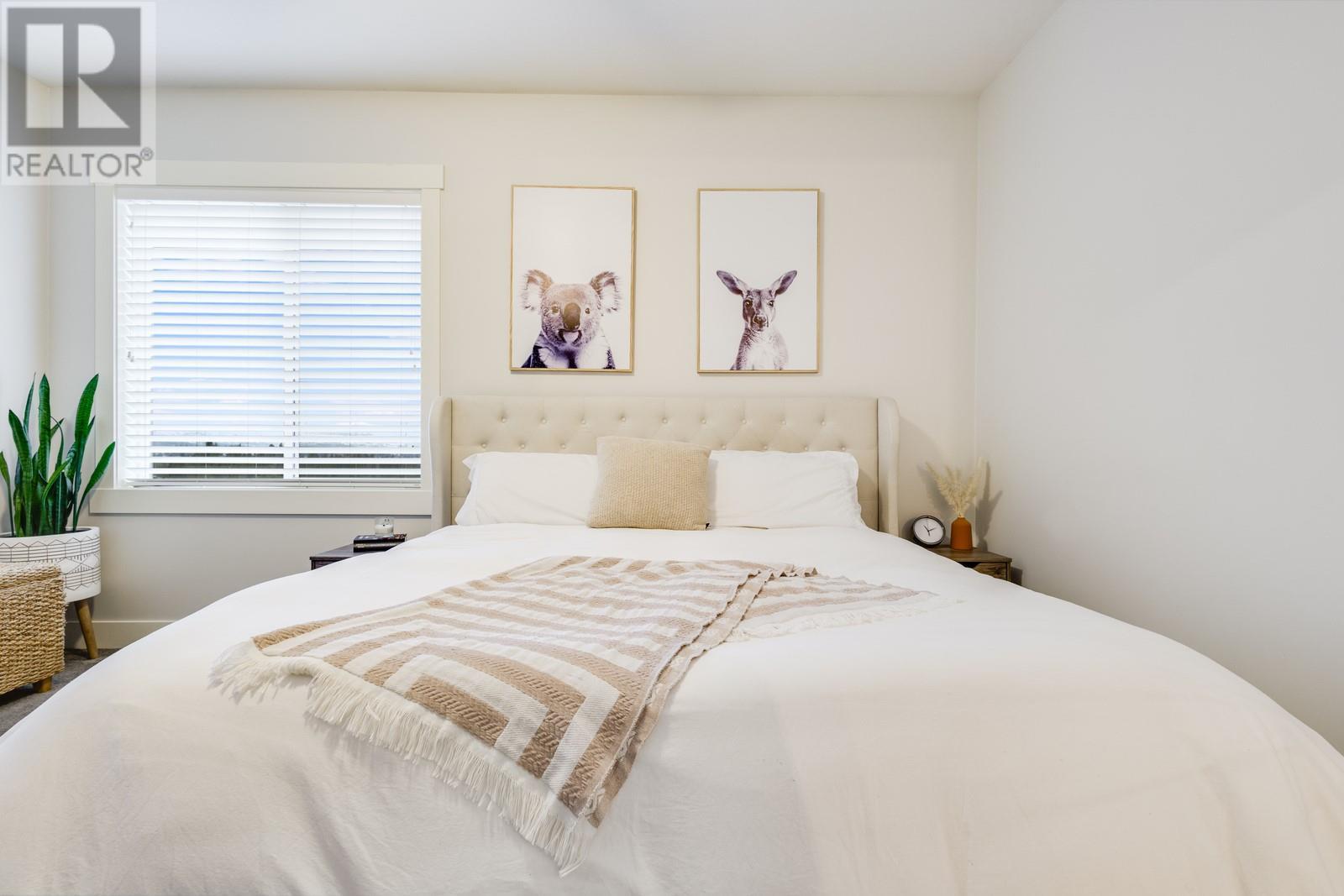 Property at 1215 Hume Avenue image 3