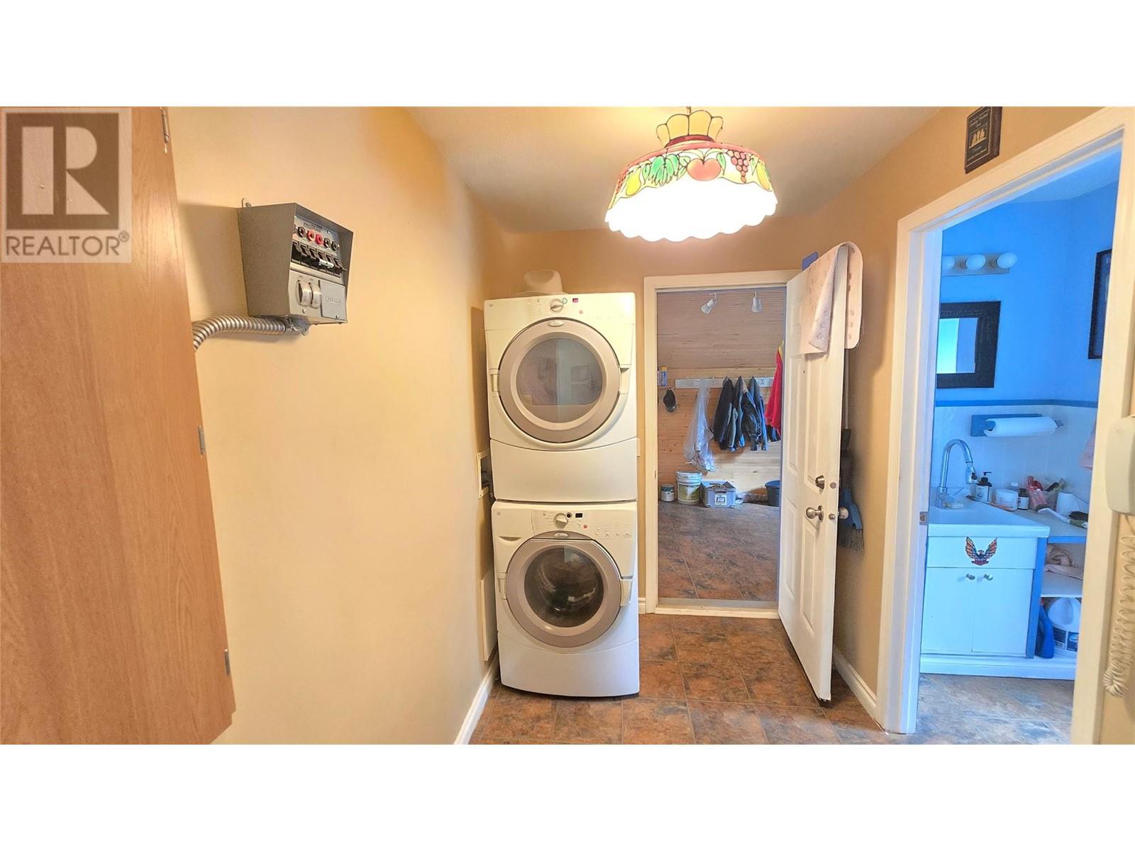 2300 Westsyde Road N, Barriere, British Columbia  V0E 1E0 - Photo 12 - 10336400