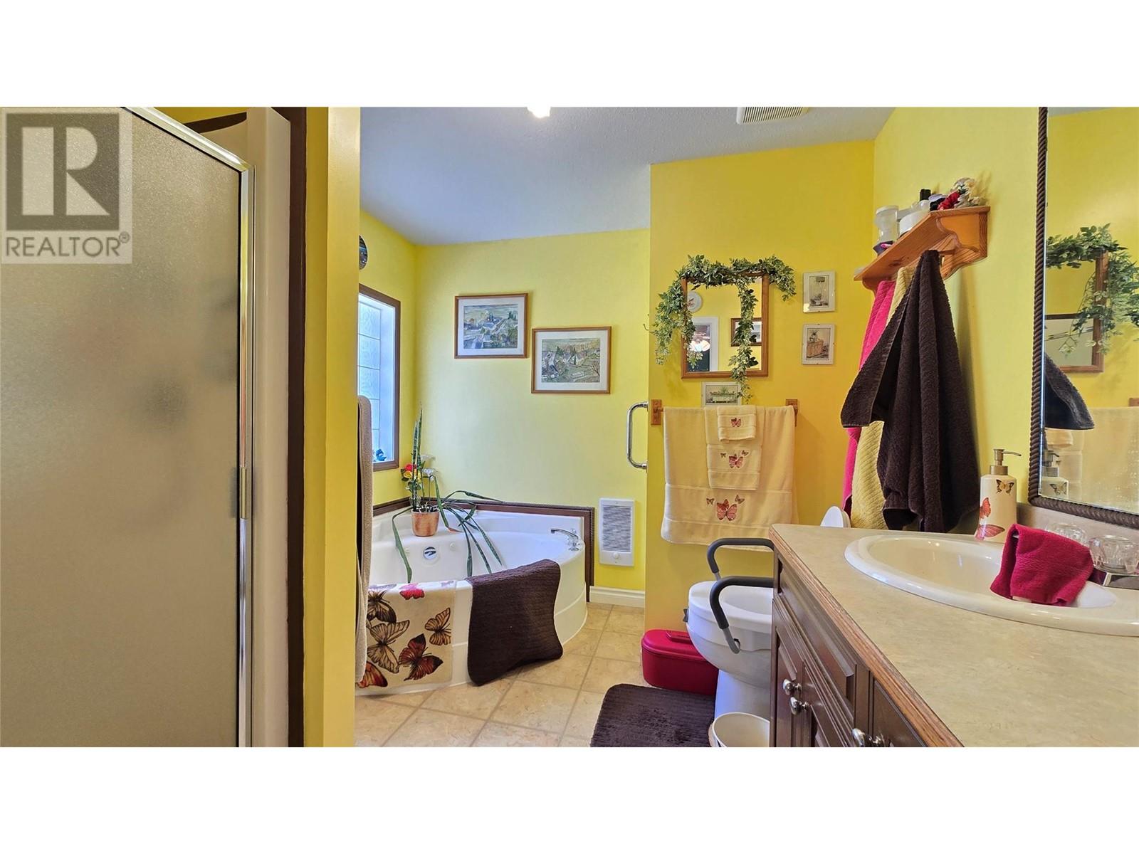 2300 Westsyde Road N, Barriere, British Columbia  V0E 1E0 - Photo 9 - 10336400