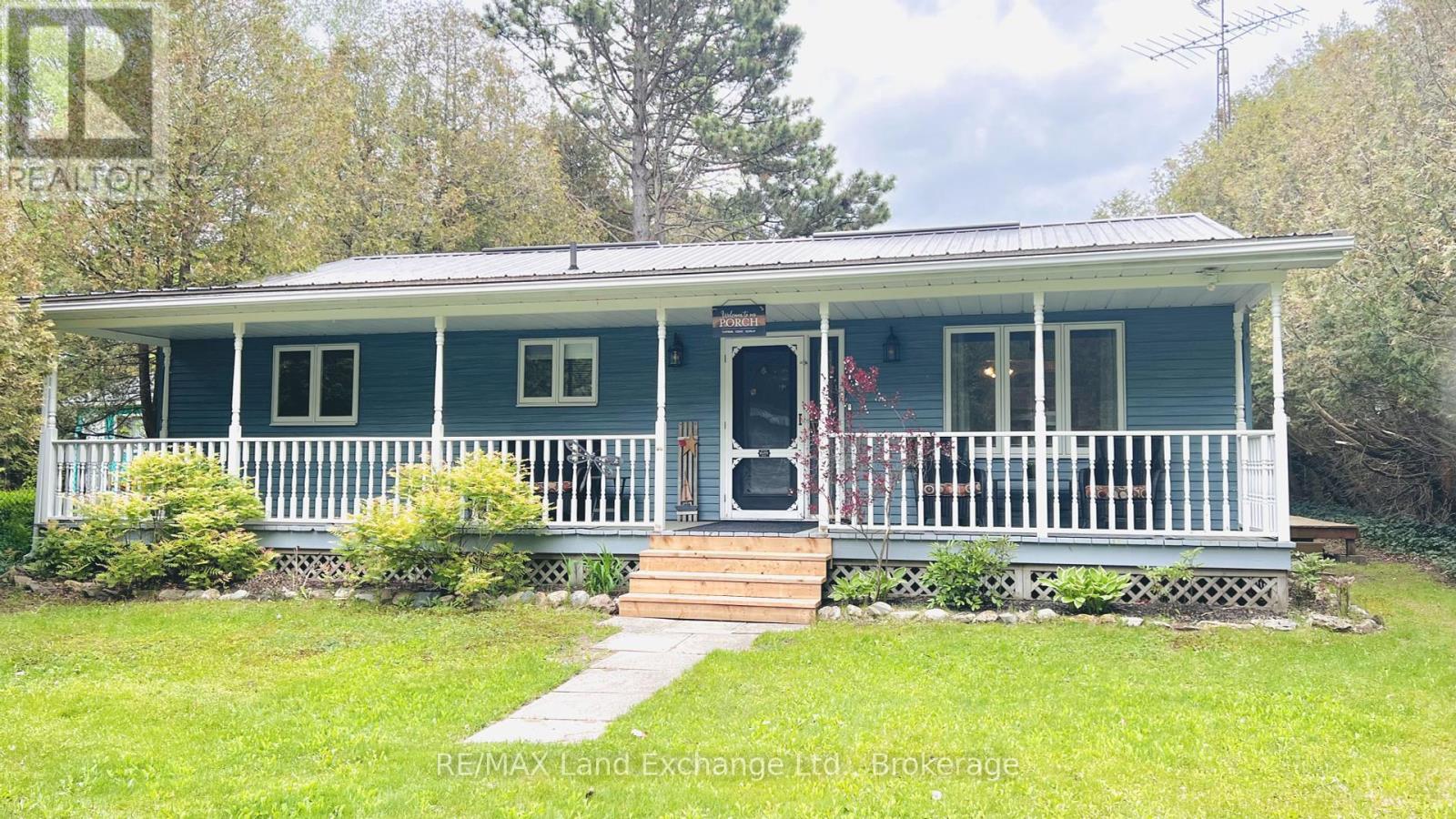 304 Maple Street, Huron-Kinloss, Ontario  N2Z 2X3 - Photo 2 - X12053365