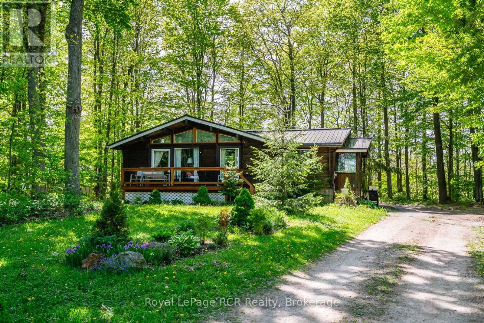 117 Mccullough Lake Drive, Chatsworth, Ontario  N0H 2V0 - Photo 1 - X12084771