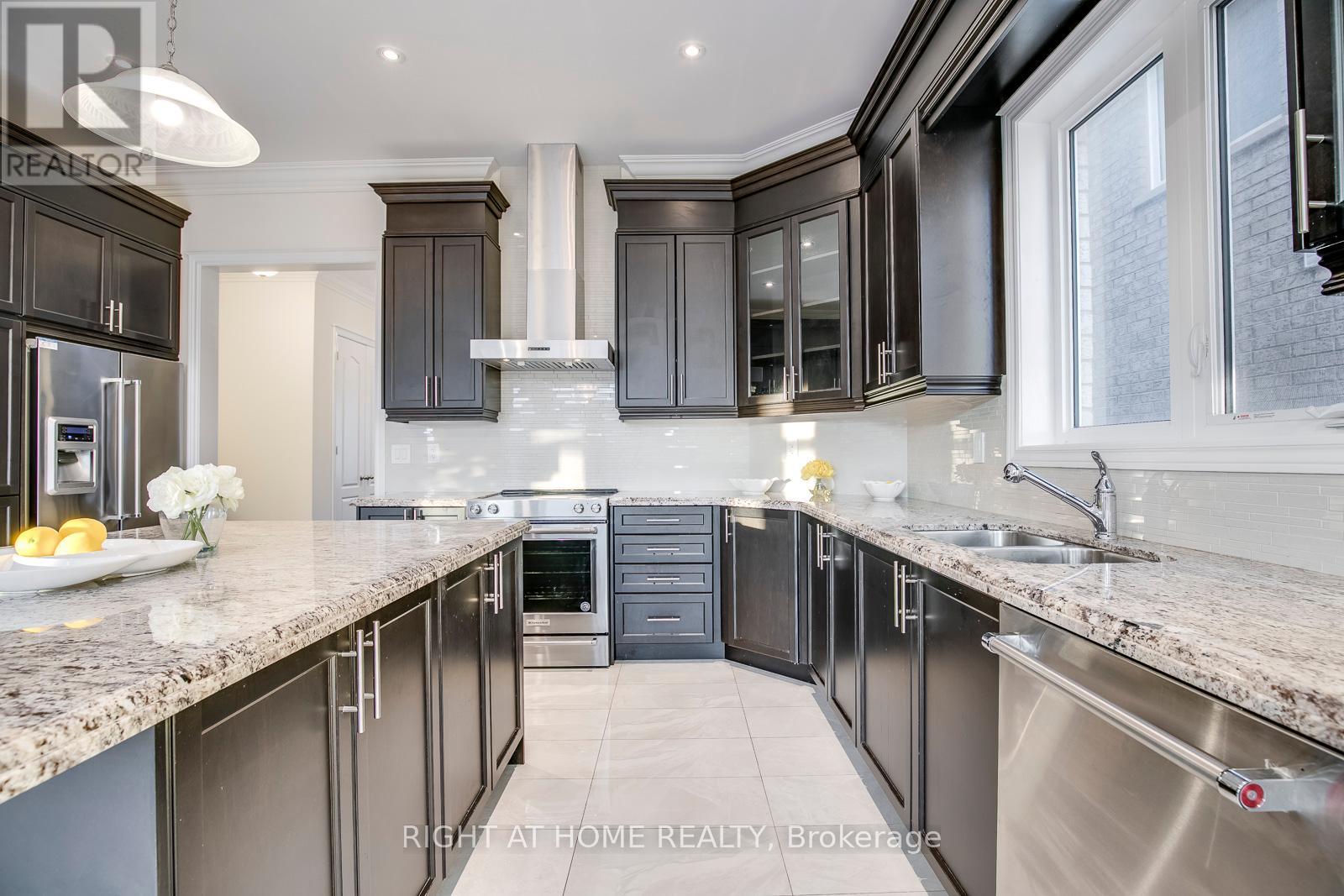 3182 Sunflower Drive, Oakville (Oa Rural Oakville), Ontario  L6M 1N3 - Photo 13 - W12084938