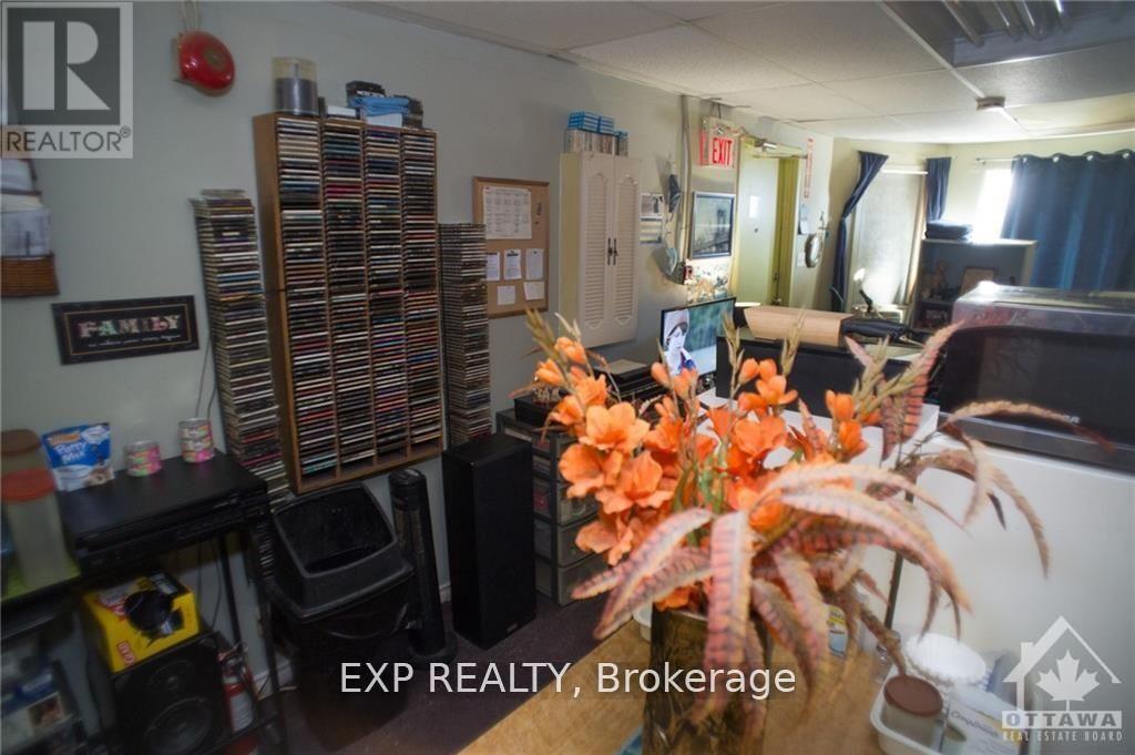 380 Fisher Street, North Bay, Ontario  P1B 2E1 - Photo 6 - X12084881