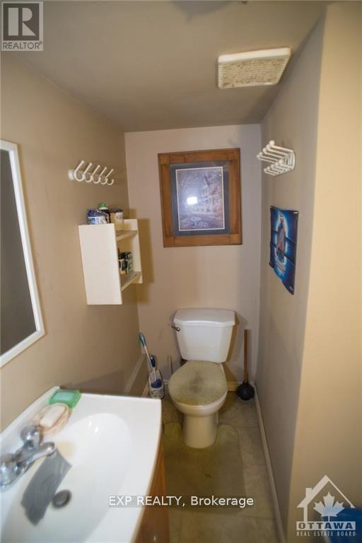 380 Fisher Street, North Bay, Ontario  P1B 2E1 - Photo 9 - X12084881