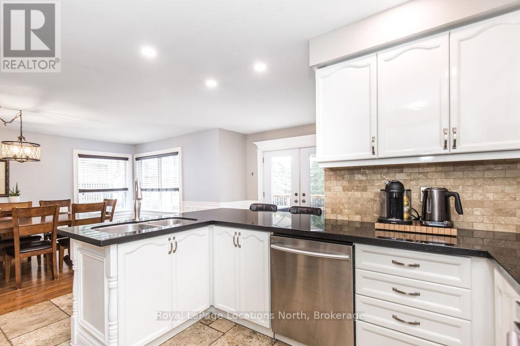 158 Fernbrook Drive, Wasaga Beach, Ontario  L9Z 1G9 - Photo 11 - S12084943