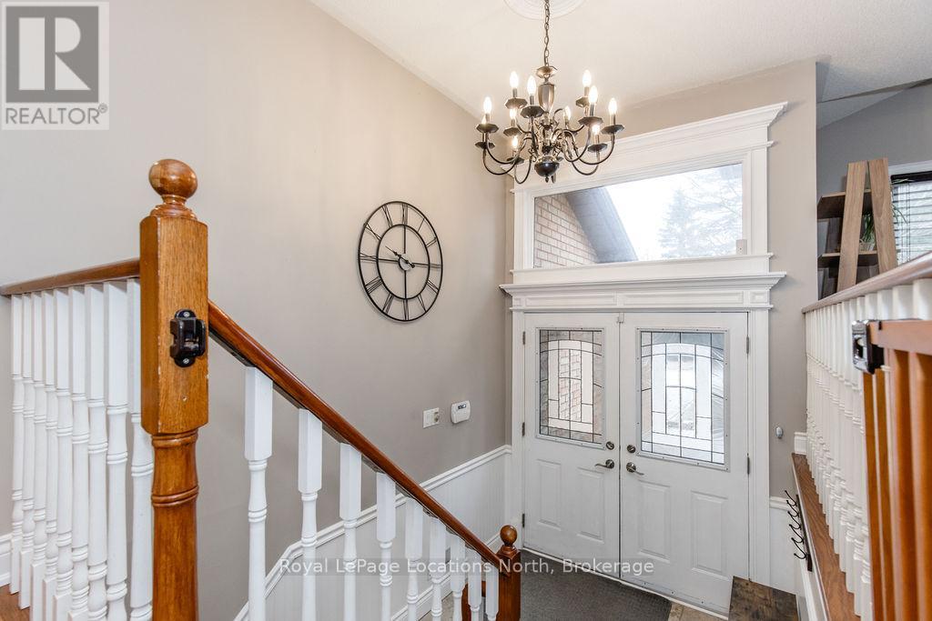 Property at 158 FERNBROOK DRIVE image 2