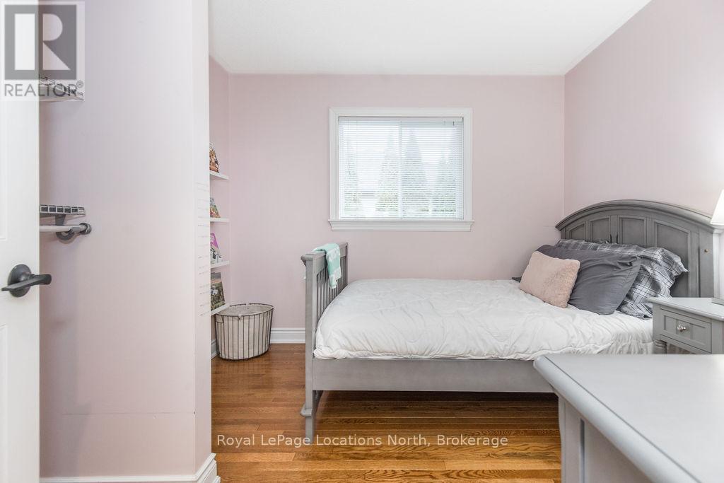 158 Fernbrook Drive, Wasaga Beach, Ontario  L9Z 1G9 - Photo 21 - S12084943