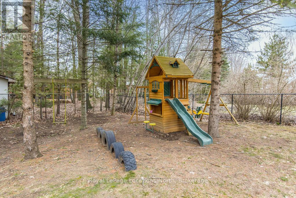 158 Fernbrook Drive, Wasaga Beach, Ontario  L9Z 1G9 - Photo 40 - S12084943