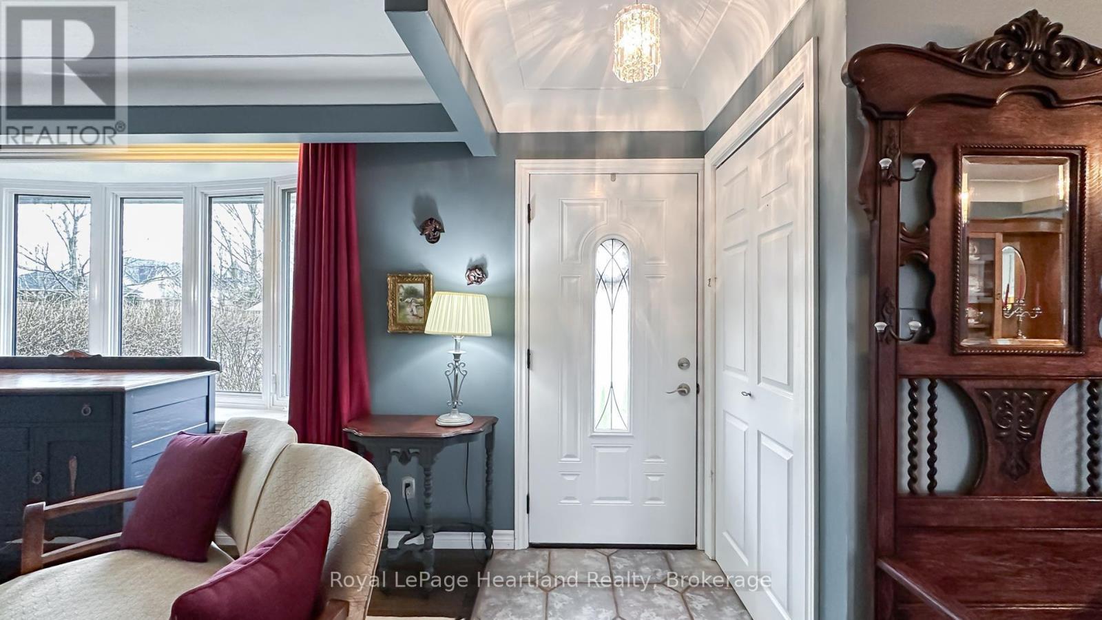 Photo 15 of 50 for 71 Rattenbury Street E