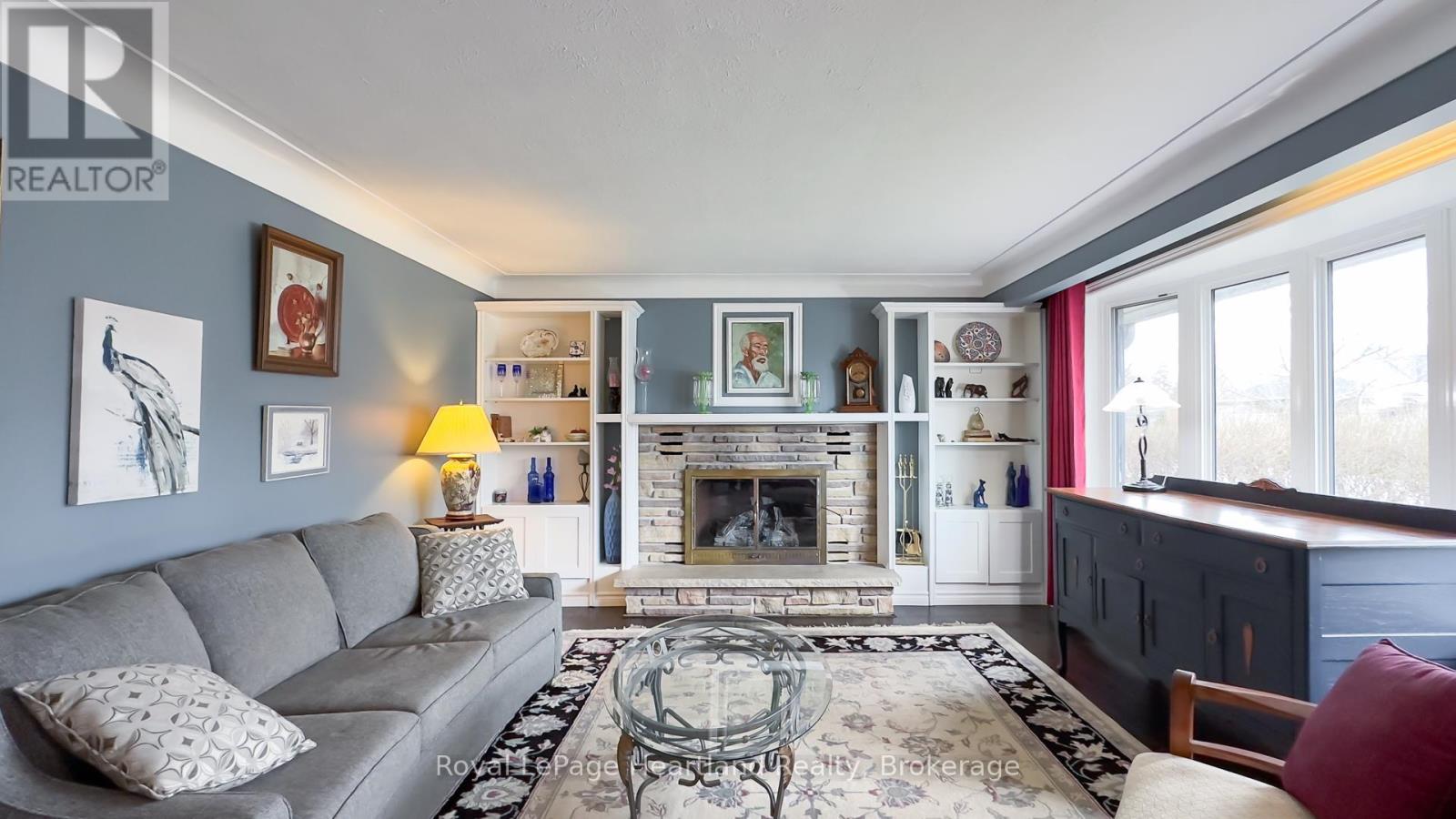 Photo 16 of 50 for 71 Rattenbury Street E