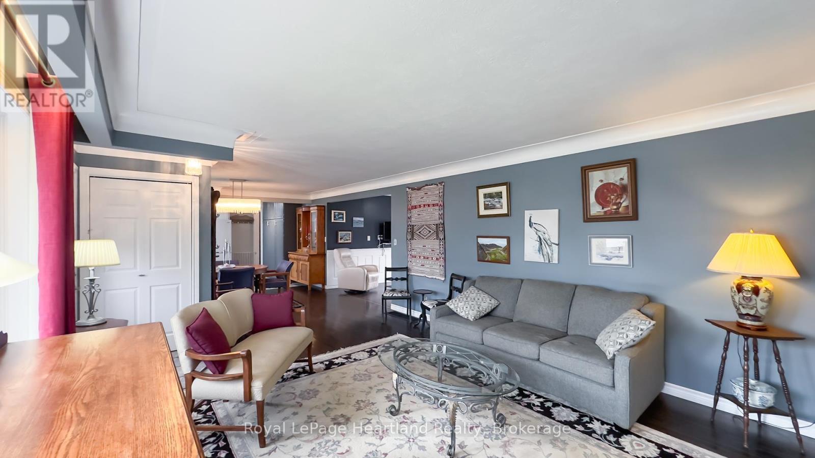 Photo 18 of 50 for 71 Rattenbury Street E