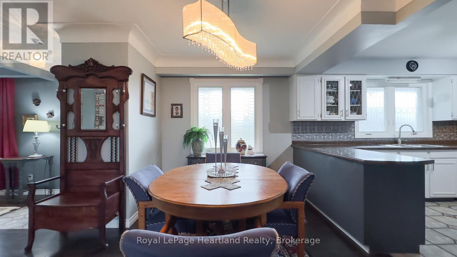 Photo 22 of 50 for 71 Rattenbury Street E