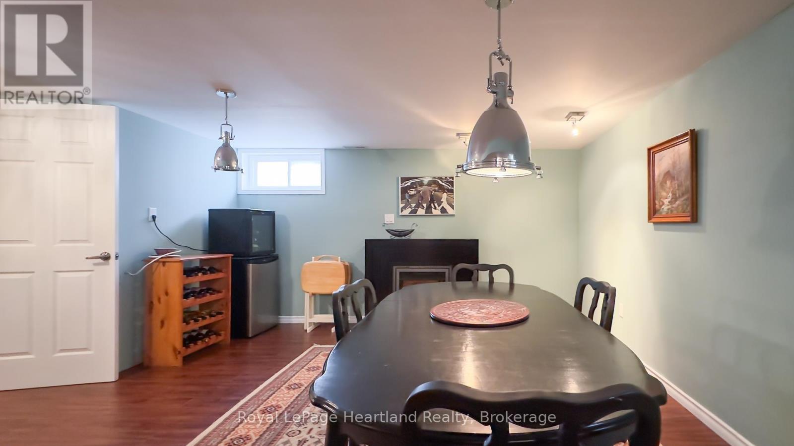Photo 39 of 50 for 71 Rattenbury Street E