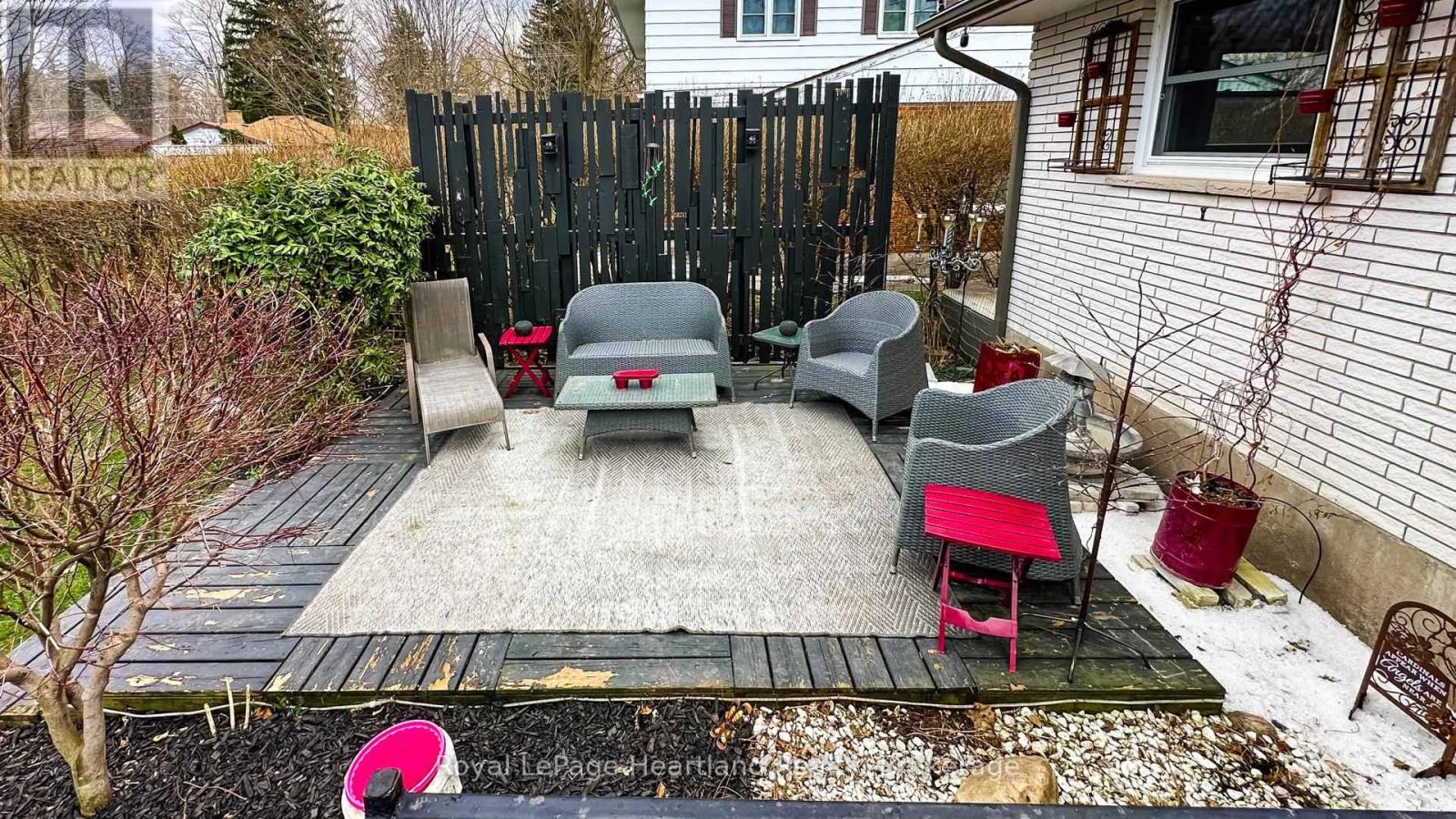Photo 49 of 50 for 71 Rattenbury Street E