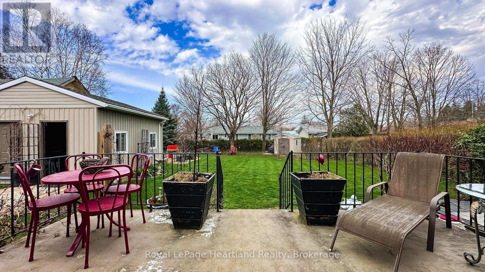 Photo 50 of 50 for 71 Rattenbury Street E