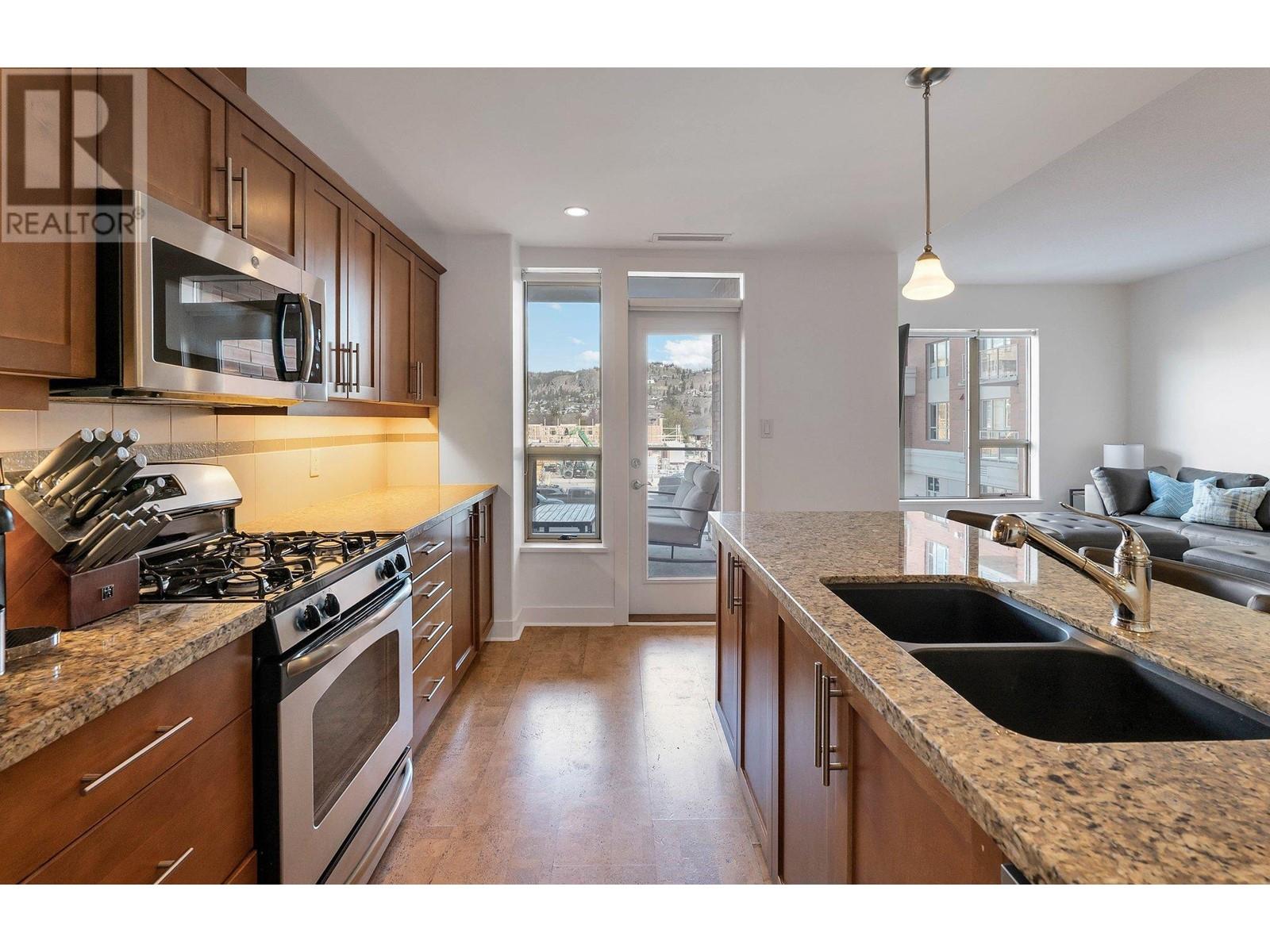 1160 Bernard Avenue Unit# 205, Kelowna, British Columbia  V1Y 6R2 - Photo 5 - 10342597