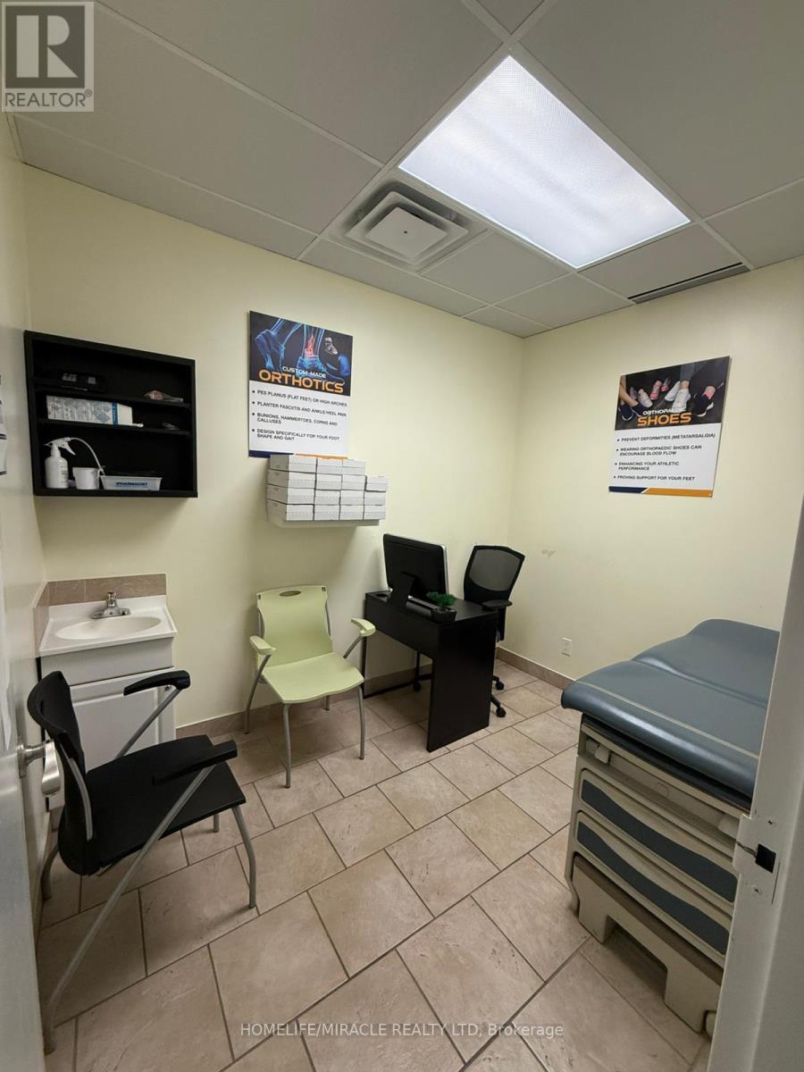 101 - 4125 Lawrence Avenue E, Toronto, Ontario  M1E 2S2 - Photo 1 - E12084961