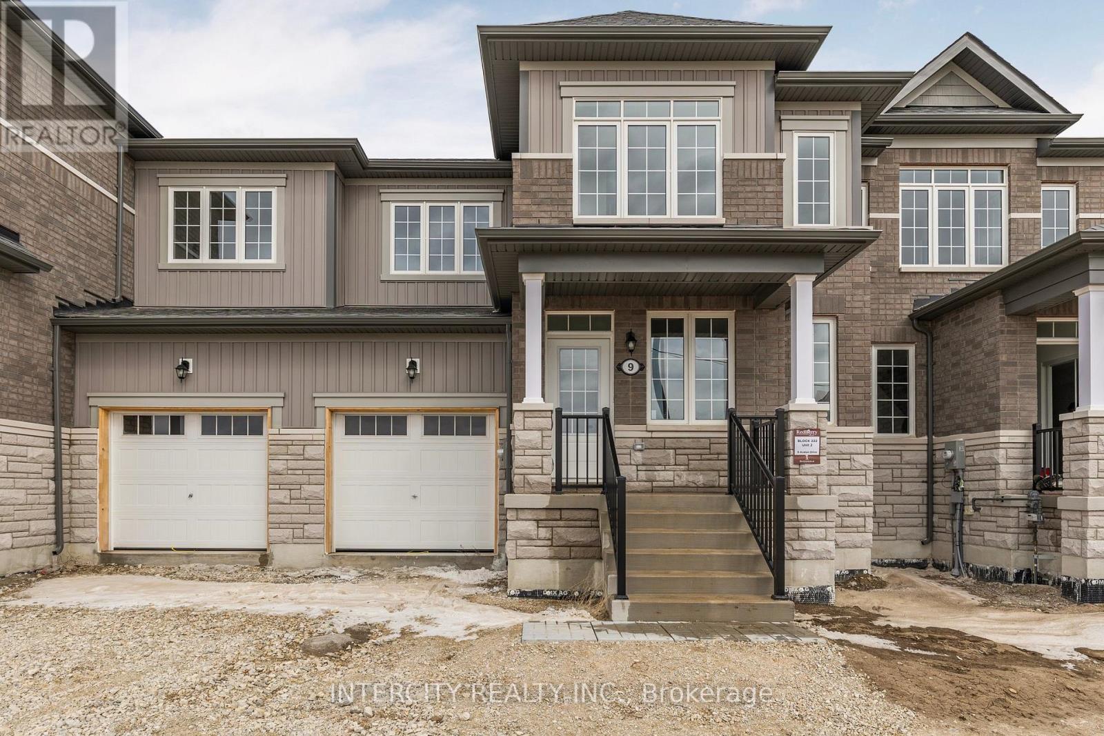 9 Avalon Drive, Wasaga Beach, Ontario  L9R 0M2 - Photo 4 - S12084949