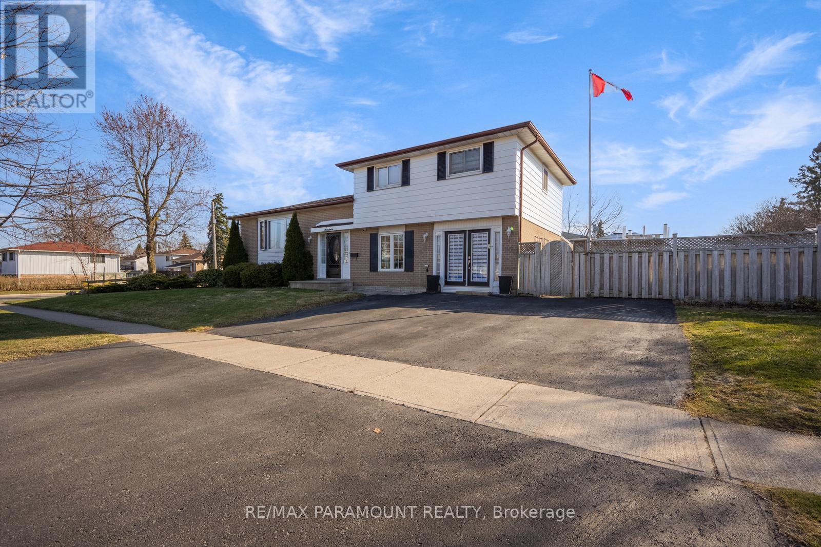 Property at 16 IRWIN CRESCENT image 2