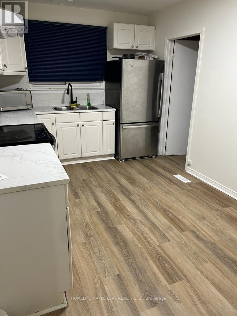 (Upper) - 28 Ladore Drive, Brampton, Ontario  L6Y 1V5 - Photo 15 - W12085010