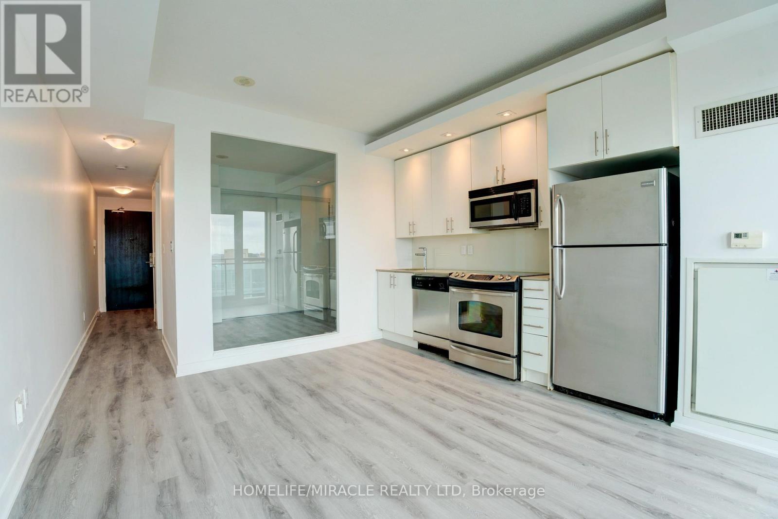 2222 - 165 Legion Road N, Toronto, Ontario  M8Y 0B3 - Photo 11 - W12085017