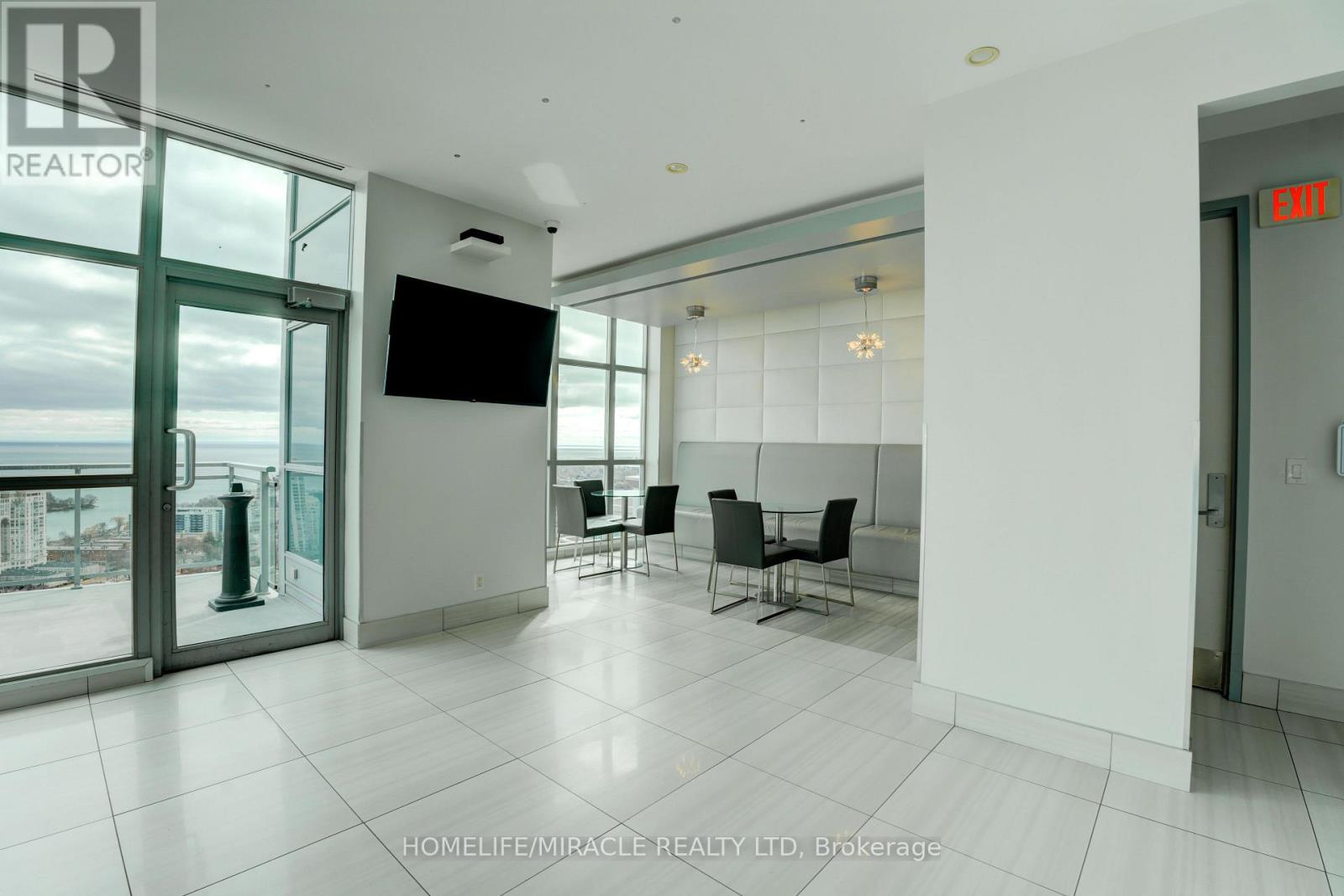2222 - 165 Legion Road N, Toronto, Ontario  M8Y 0B3 - Photo 21 - W12085017