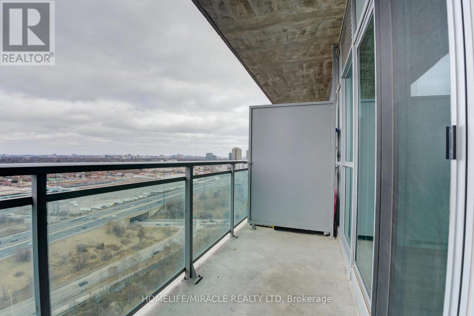2222 - 165 Legion Road N, Toronto, Ontario  M8Y 0B3 - Photo 22 - W12085017