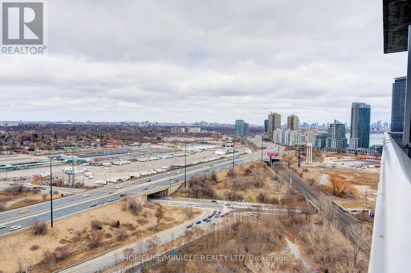 2222 - 165 Legion Road N, Toronto, Ontario  M8Y 0B3 - Photo 24 - W12085017