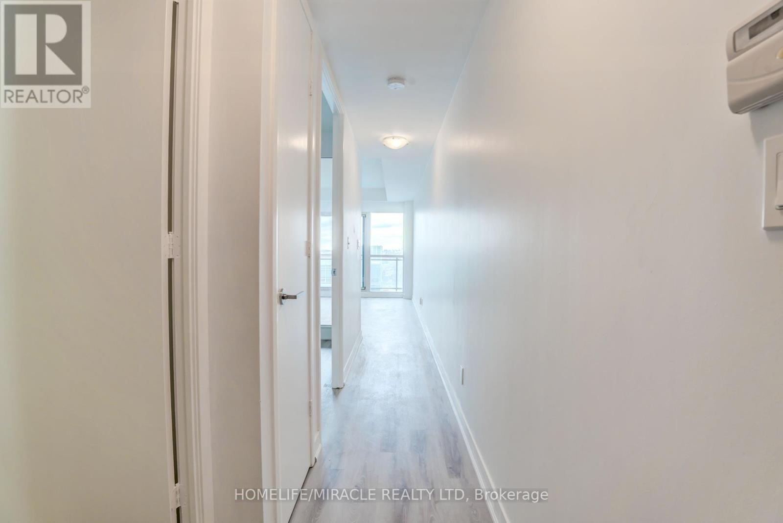 2222 - 165 Legion Road N, Toronto, Ontario  M8Y 0B3 - Photo 6 - W12085017