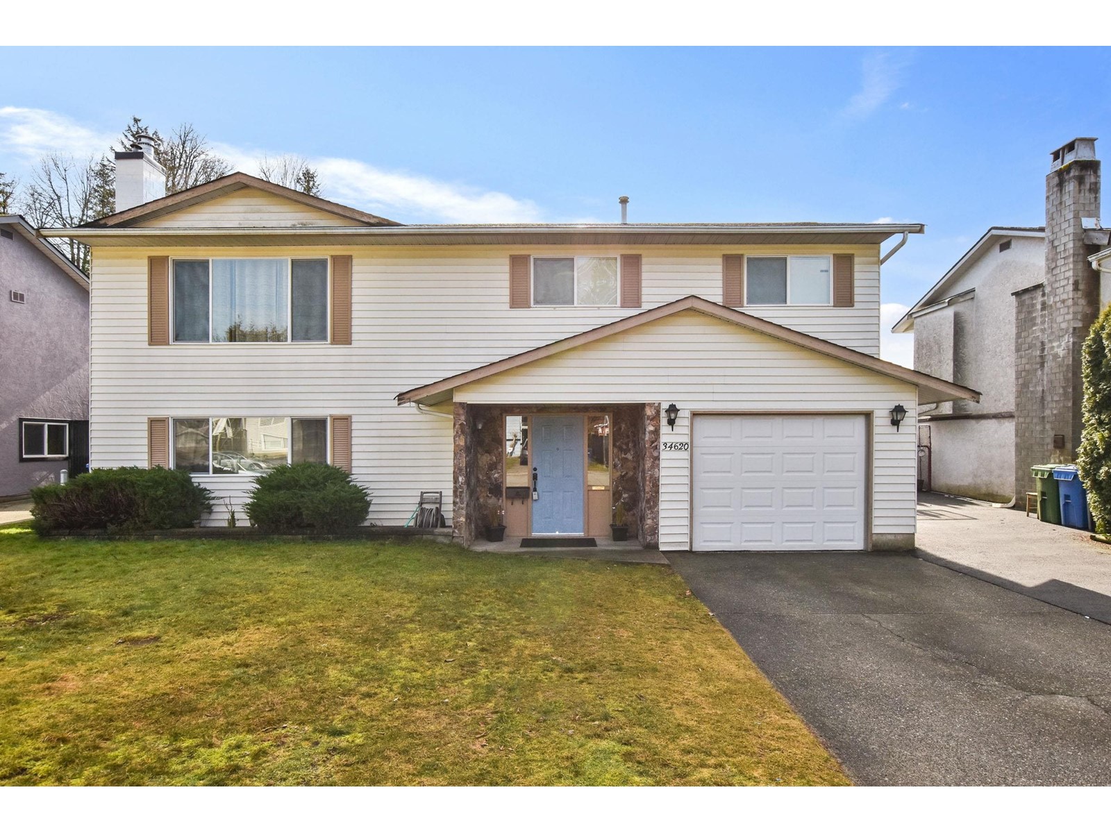 Property at 34620 PEARL AVENUE image 2