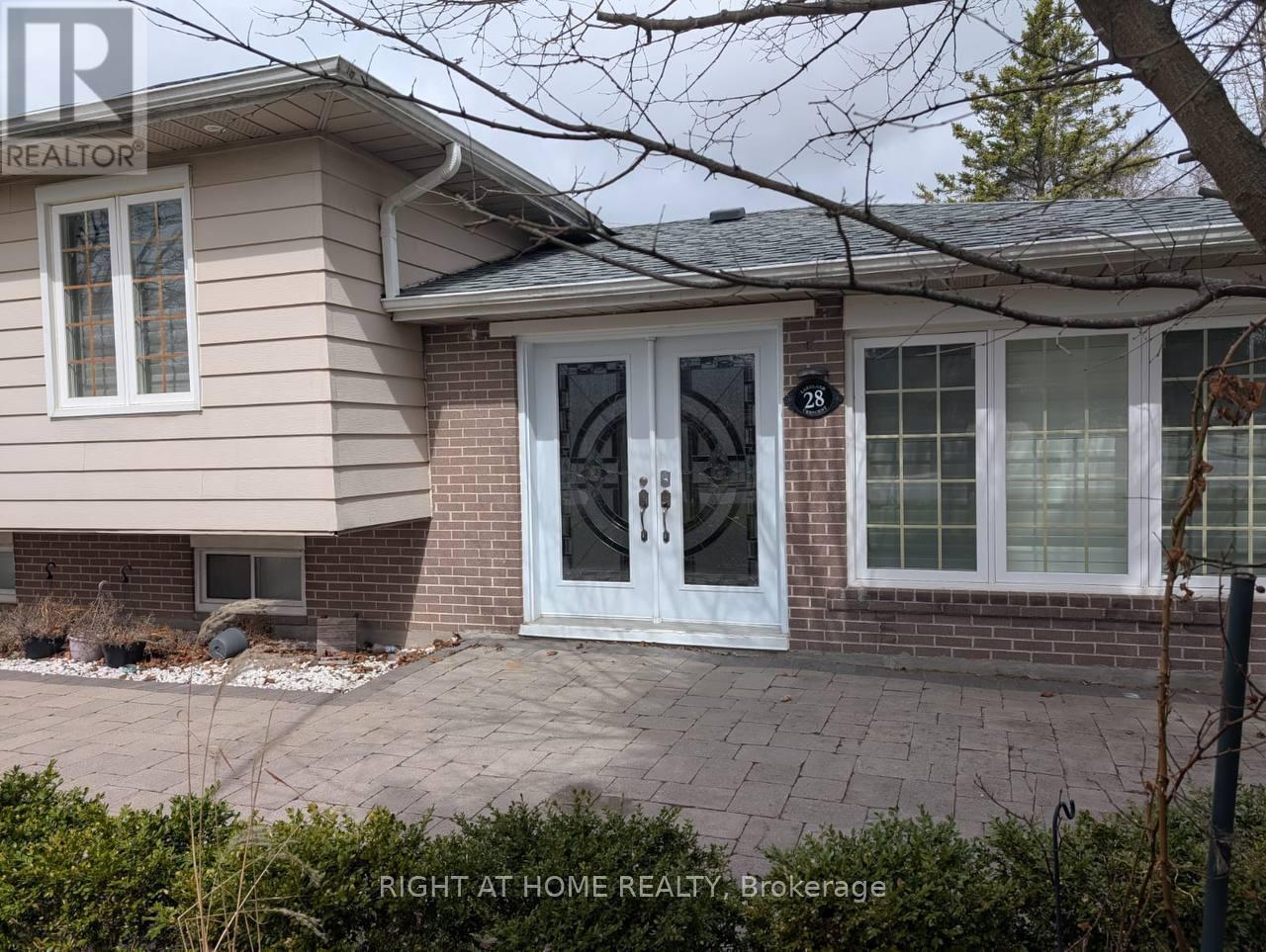 28 LAKELAND CRESCENT, Richmond Hill, Ontario