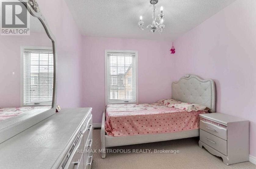 47 Sea Drifter Crescent, Brampton, Ontario  L6P 4B1 - Photo 9 - W12085030