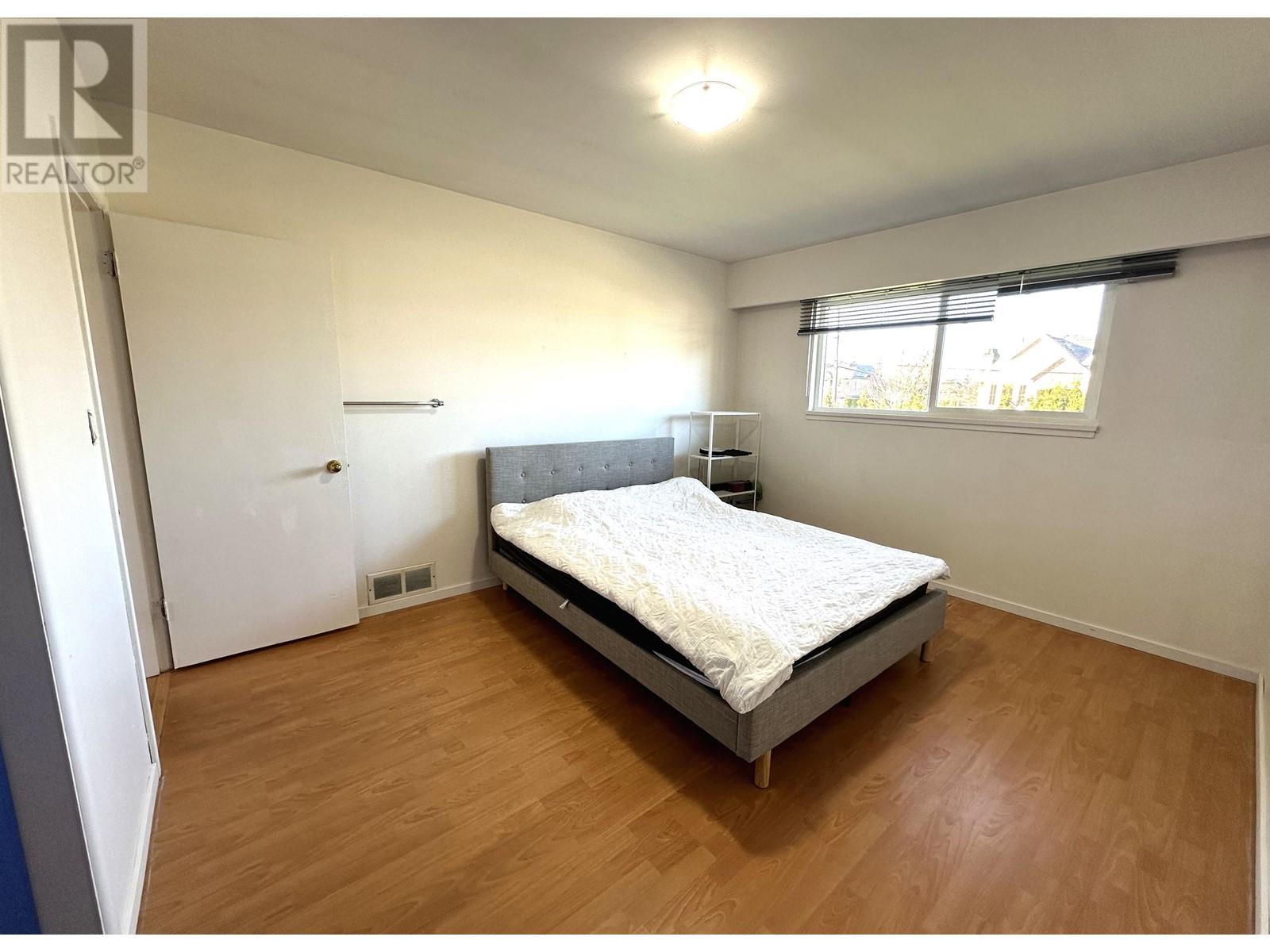 Listing Picture 18 of 36 : 9511 PINEWELL CRESCENT, Richmond / 烈治文 - 魯藝地產 Yvonne Lu Group - MLS Medallion Club Member