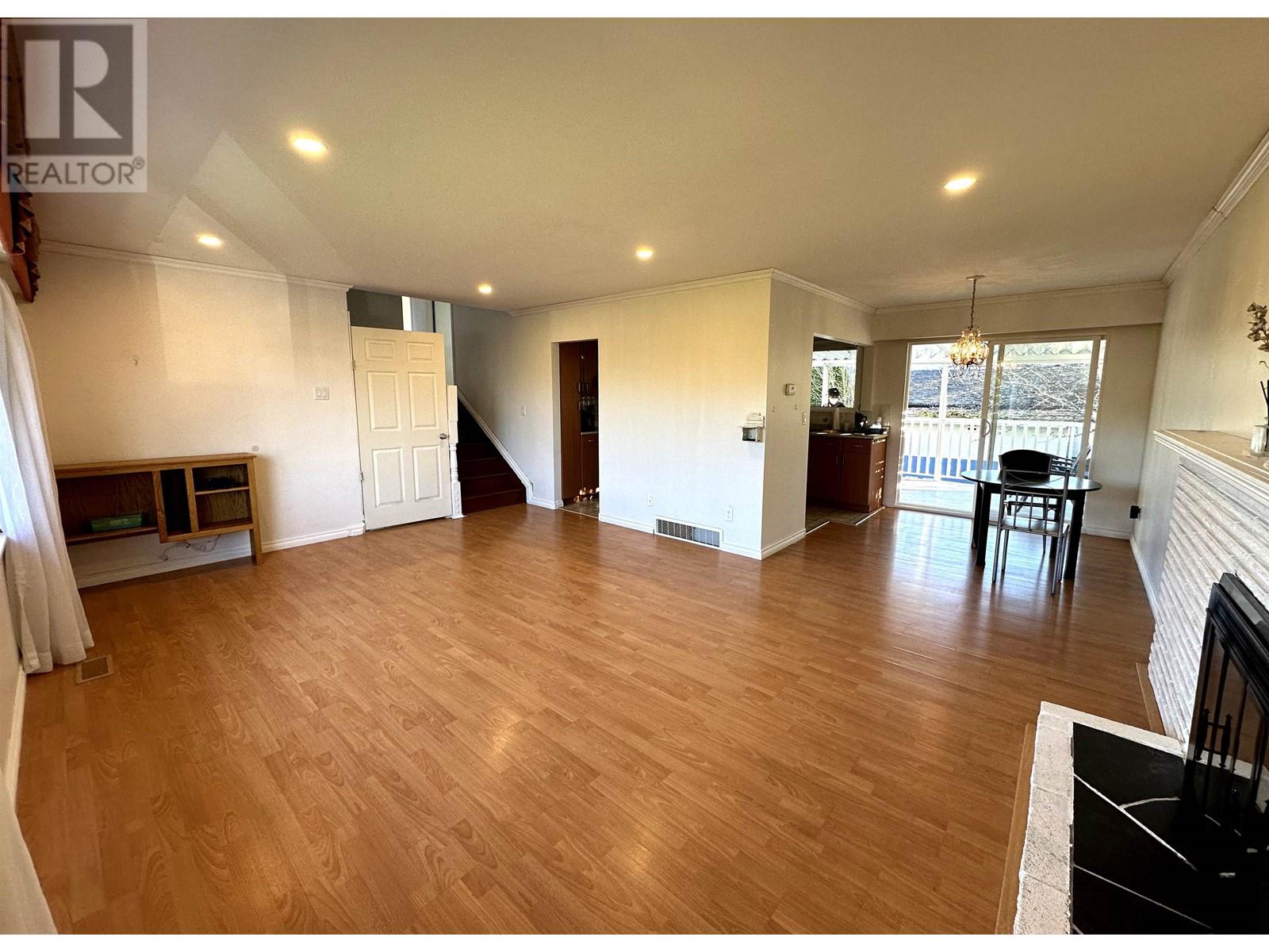 Listing Picture 11 of 36 : 9511 PINEWELL CRESCENT, Richmond / 烈治文 - 魯藝地產 Yvonne Lu Group - MLS Medallion Club Member
