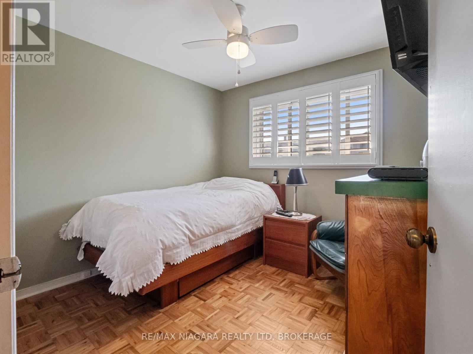 134 Champlain Drive N, Fort Erie, Ontario  L2A 1Z8 - Photo 16 - X12085049
