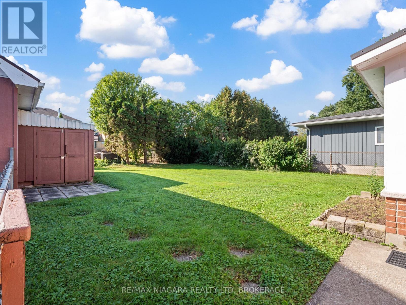134 Champlain Drive N, Fort Erie, Ontario  L2A 1Z8 - Photo 28 - X12085049