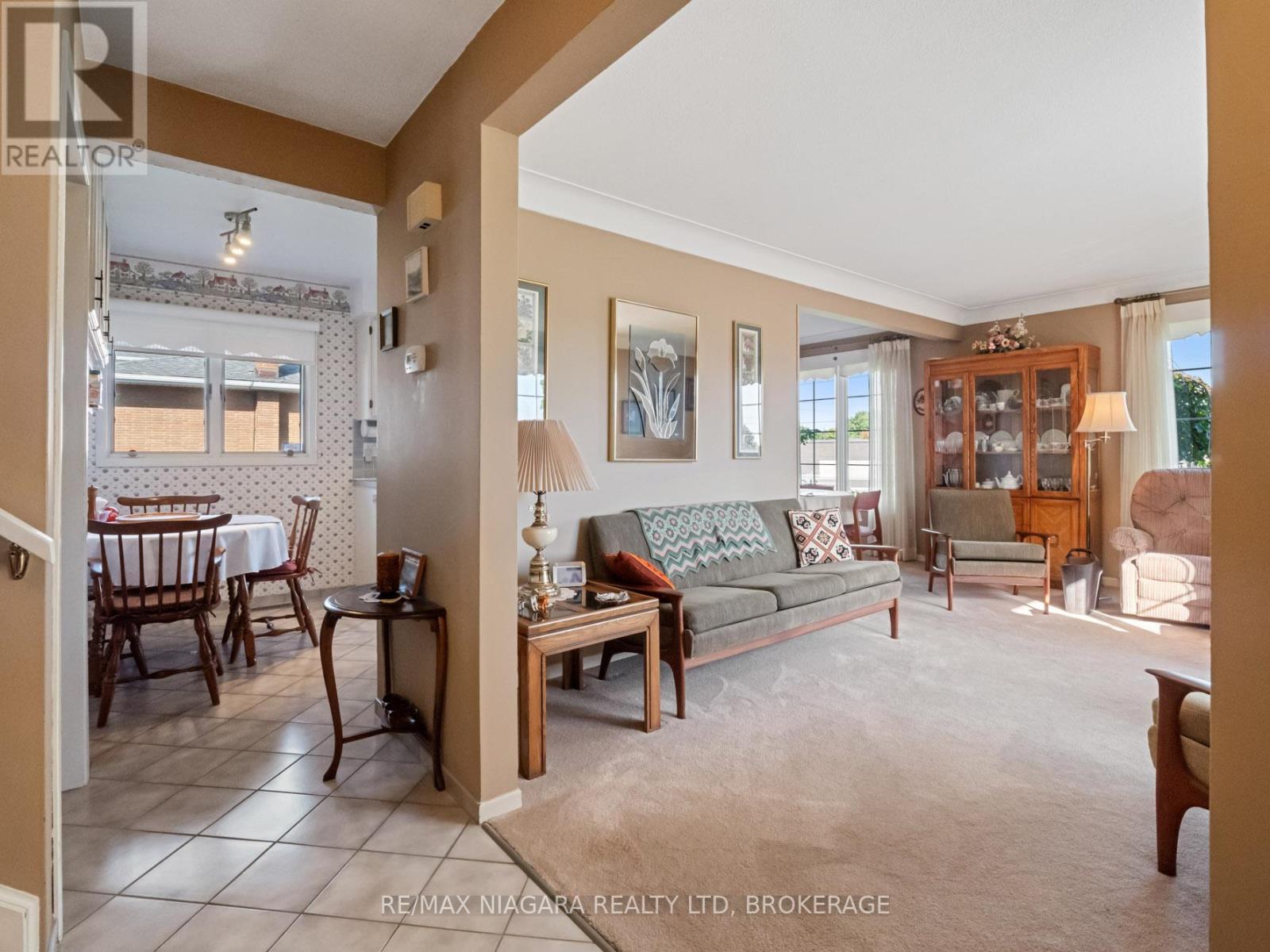 134 Champlain Drive N, Fort Erie, Ontario  L2A 1Z8 - Photo 7 - X12085049