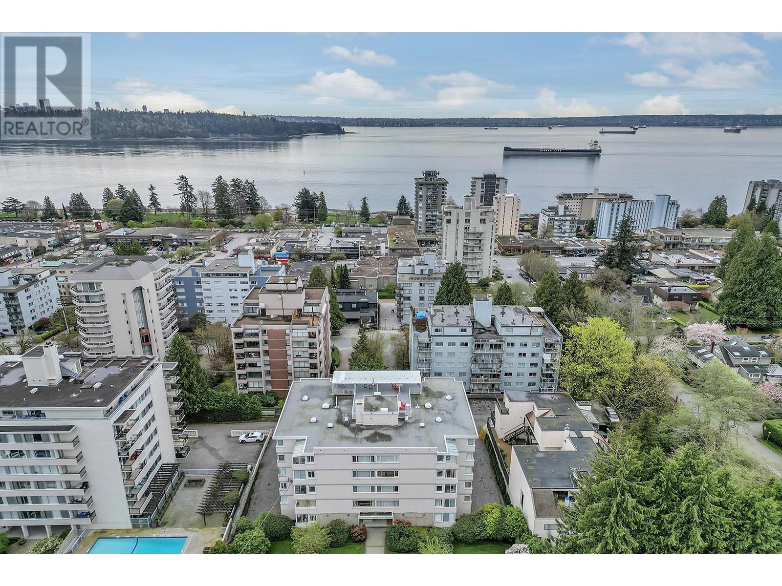 Property at 101 1750 ESQUIMALT AVENUE image 2