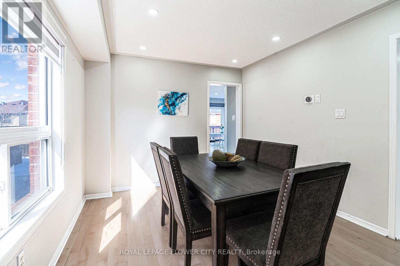 47 Ribbon Drive, Brampton, Ontario  L6R 2C5 - Photo 8 - W12085051