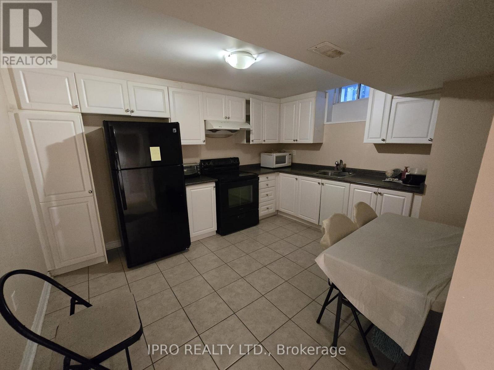 Lower - 5888 Terranova Drive, Mississauga, Ontario  L5M 6R9 - Photo 3 - W12085065