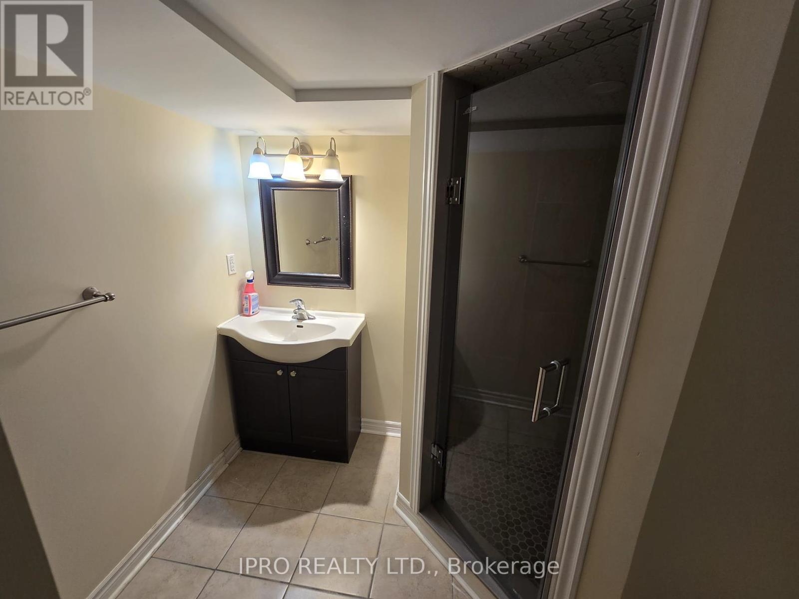 Lower - 5888 Terranova Drive, Mississauga, Ontario  L5M 6R9 - Photo 4 - W12085065