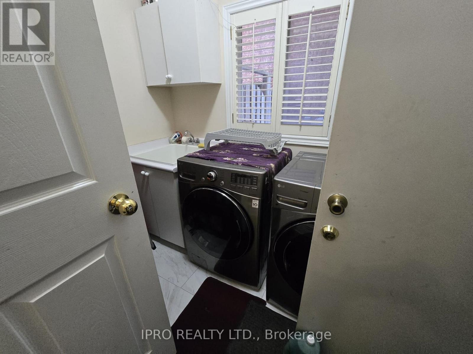 Lower - 5888 Terranova Drive, Mississauga, Ontario  L5M 6R9 - Photo 6 - W12085065