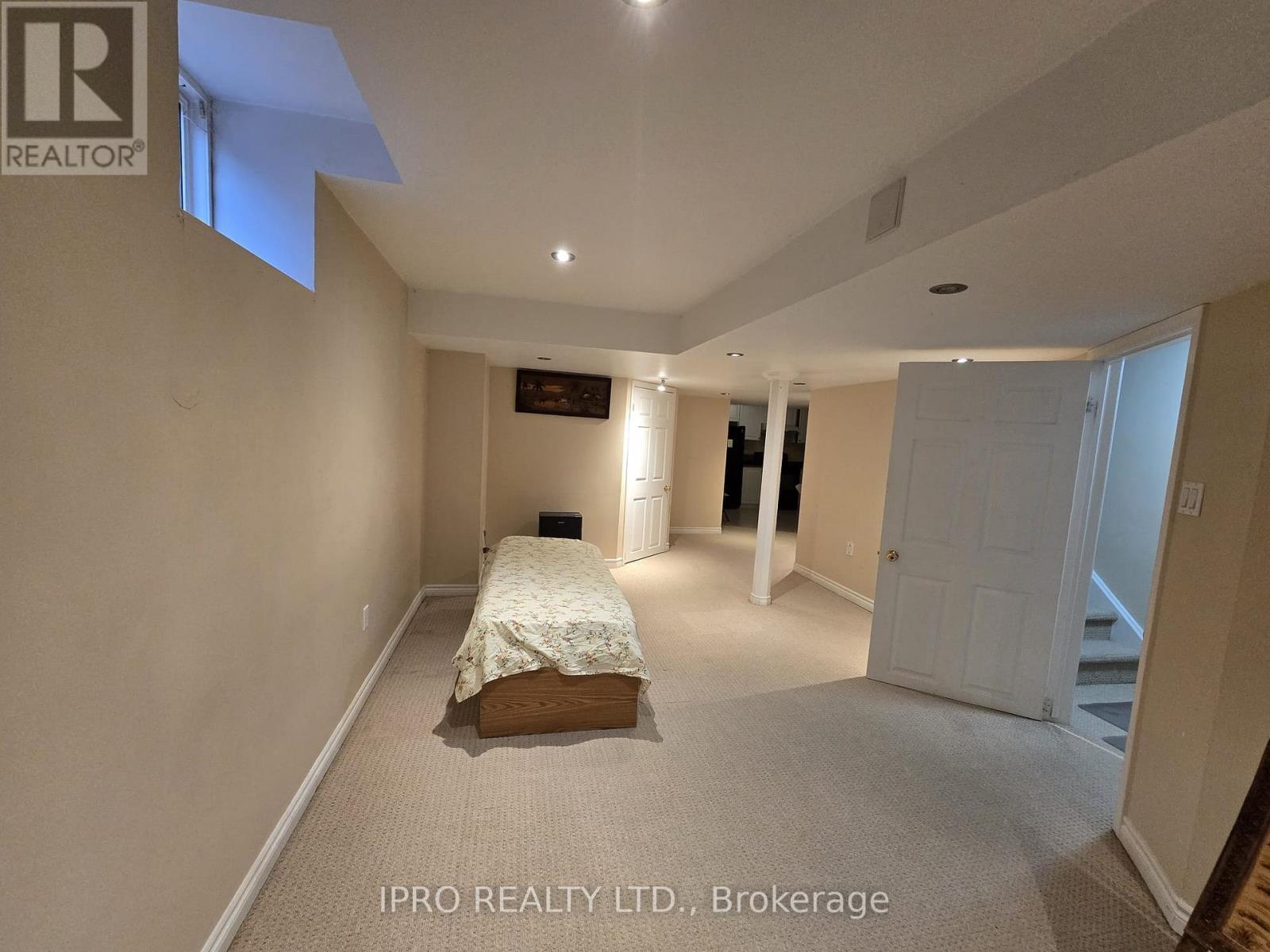 Lower - 5888 Terranova Drive, Mississauga, Ontario  L5M 6R9 - Photo 7 - W12085065