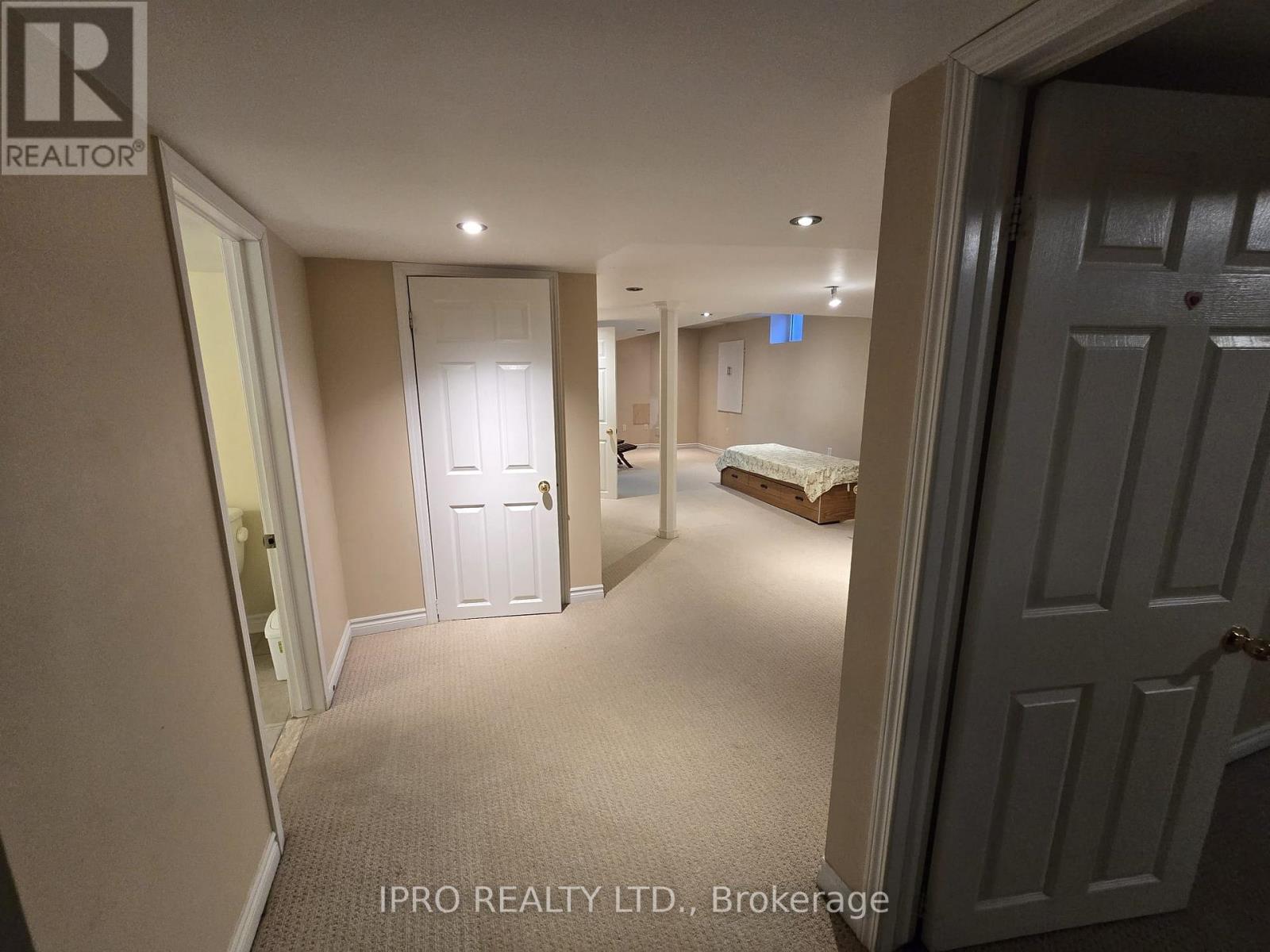 Lower - 5888 Terranova Drive, Mississauga, Ontario  L5M 6R9 - Photo 8 - W12085065