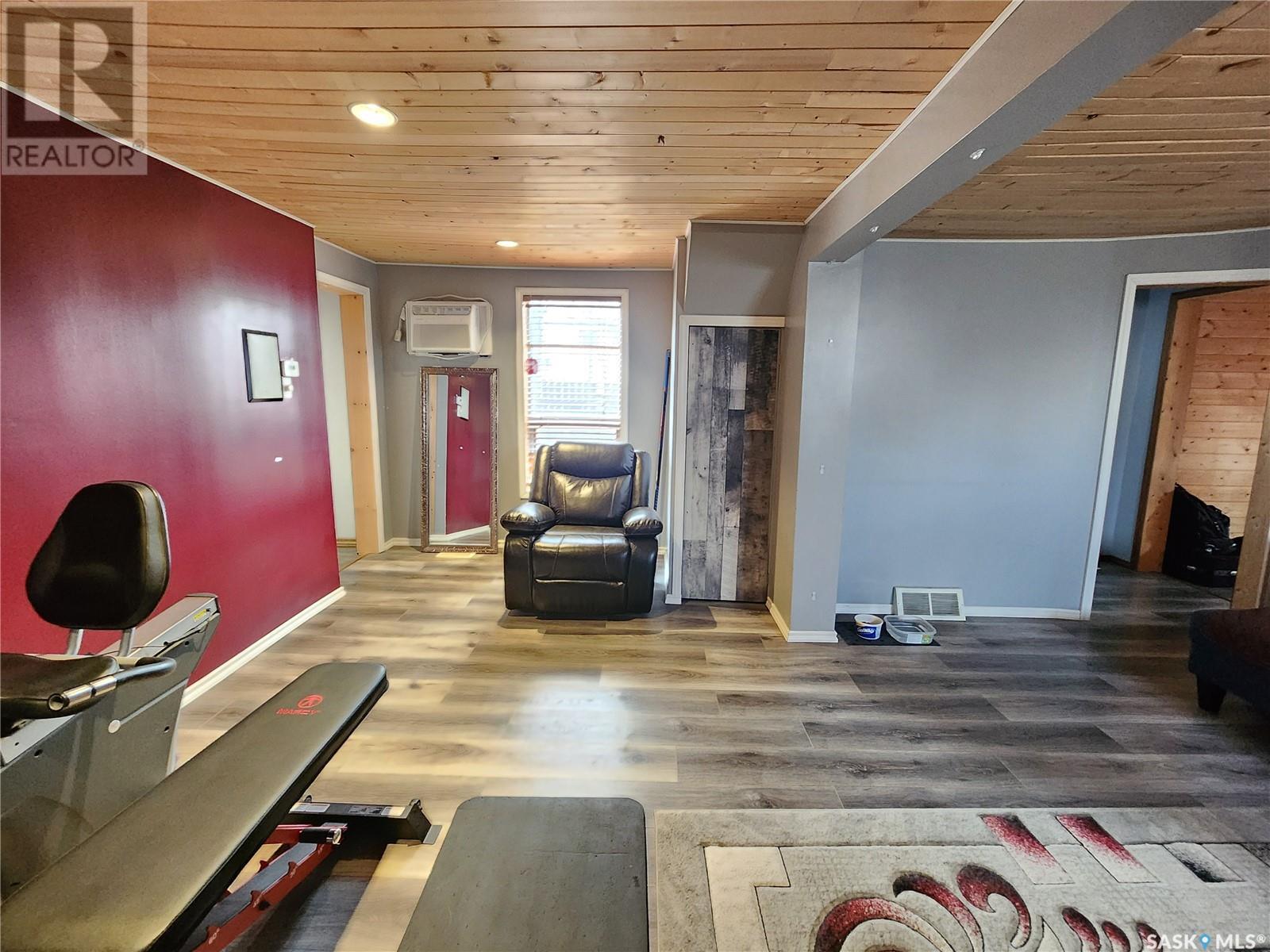 214 Government Road S, Weyburn, Saskatchewan  S4H 2A5 - Photo 12 - SK002857