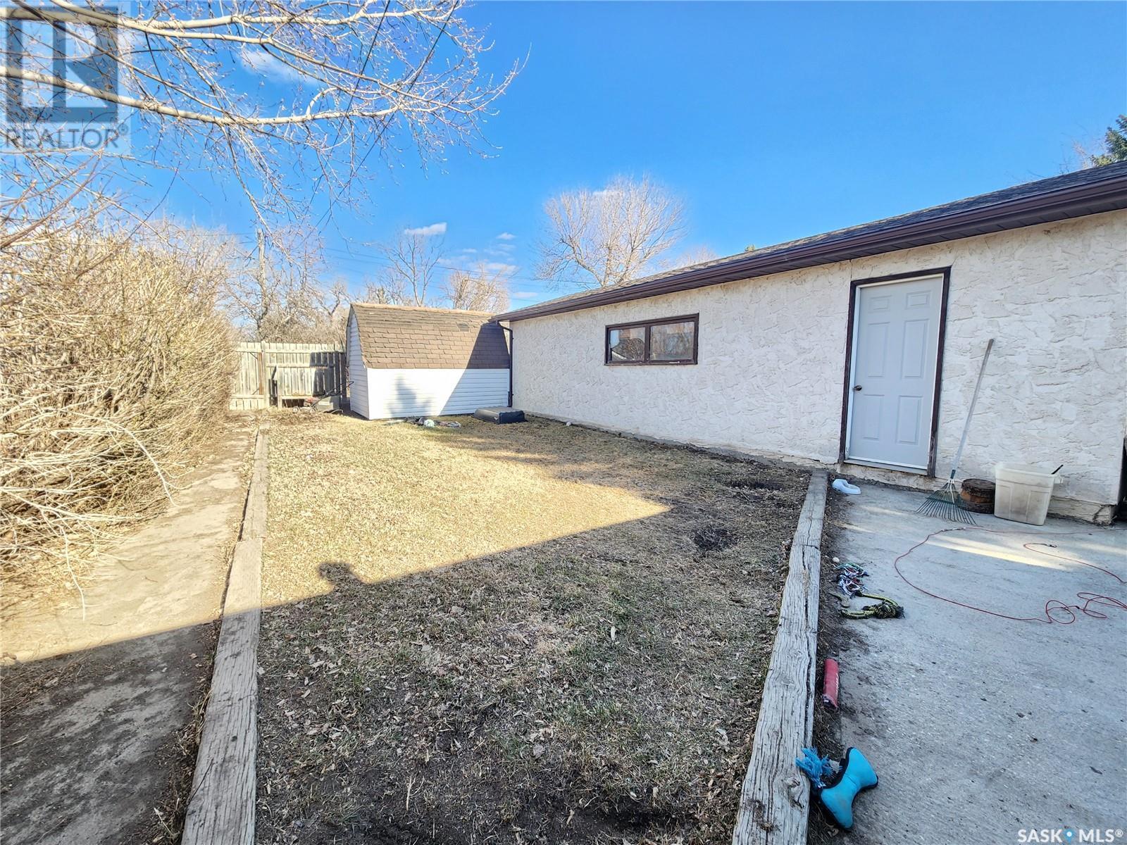 214 Government Road S, Weyburn, Saskatchewan  S4H 2A5 - Photo 24 - SK002857