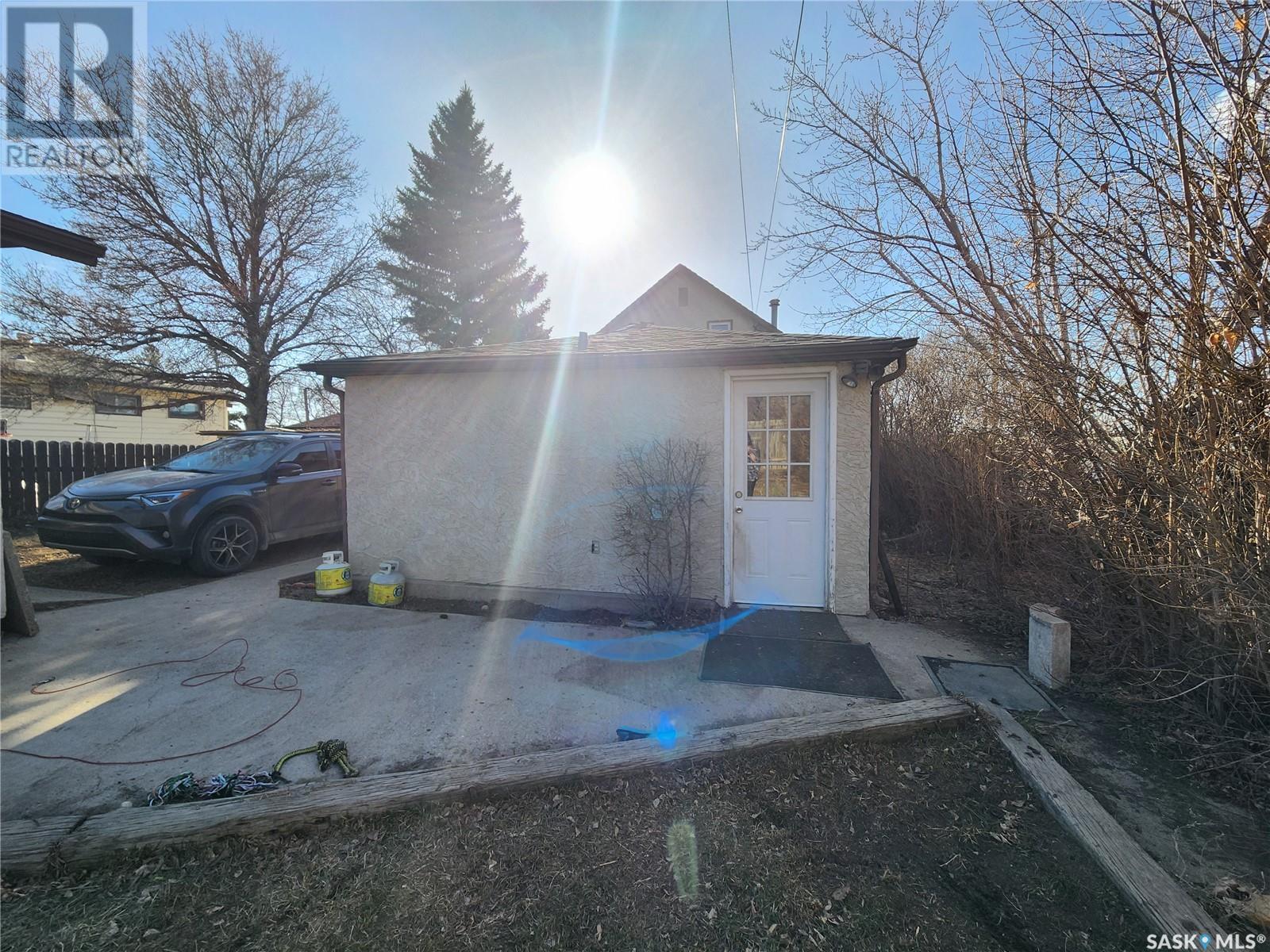 214 Government Road S, Weyburn, Saskatchewan  S4H 2A5 - Photo 27 - SK002857