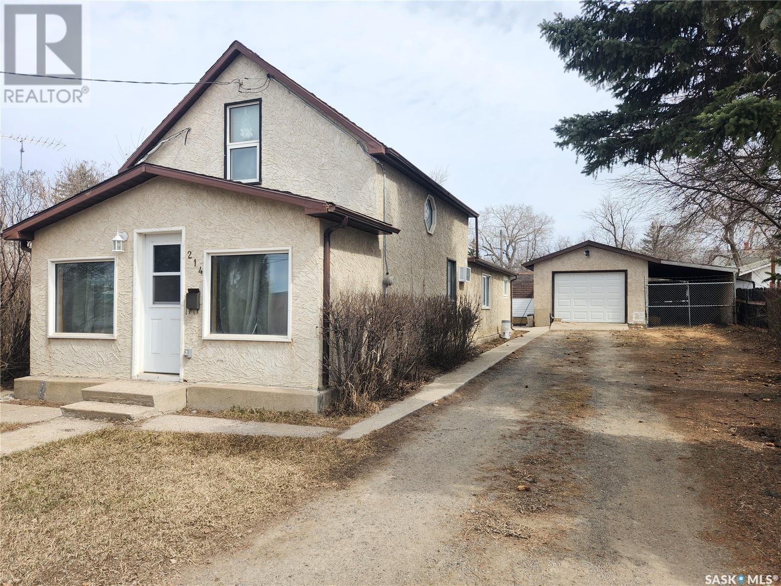 214 Government Road S, Weyburn, Saskatchewan  S4H 2A5 - Photo 29 - SK002857