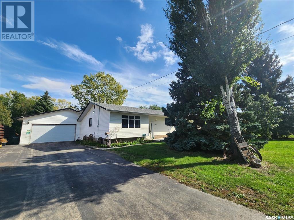 305 9th Avenue, Broadview, Saskatchewan  S0G 0K0 - Photo 1 - SK002854