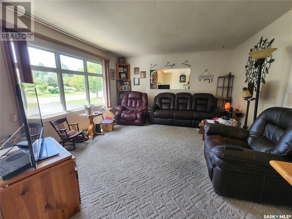 305 9th Avenue, Broadview, Saskatchewan  S0G 0K0 - Photo 15 - SK002854